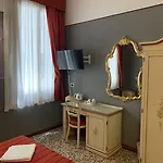 Pensjonat Poste Vecie Wenecja