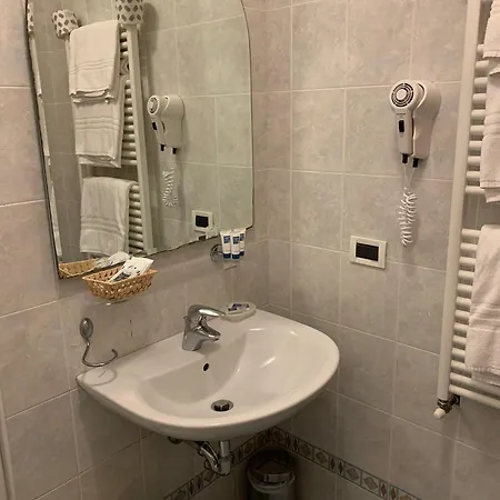 洛坎达波斯特维奇酒店