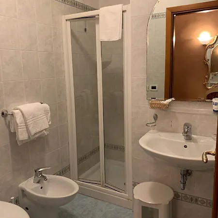 洛坎达波斯特维奇酒店 招待所