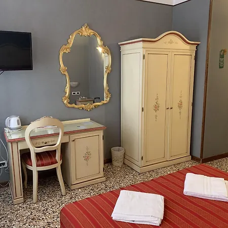 Poste Vecie 4*