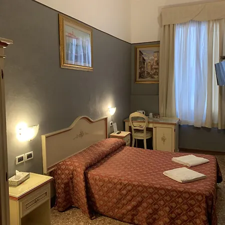 Poste Vecie 4* البندقية