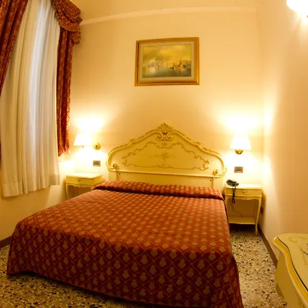 洛坎达波斯特维奇酒店 招待所