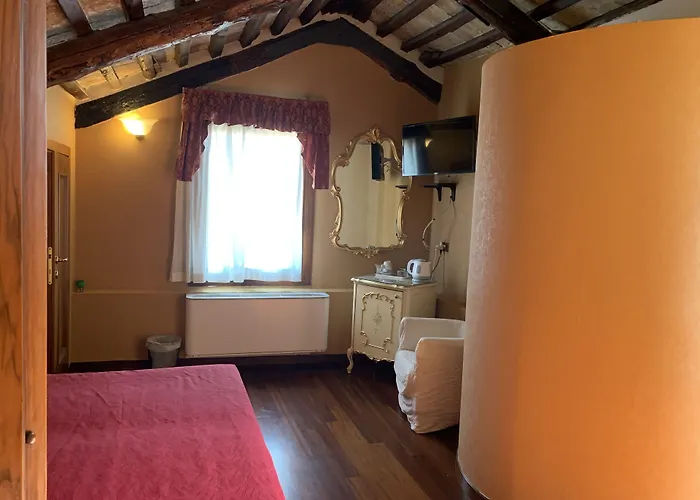 Poste Vecie 4* Velence