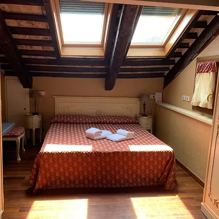 ゲストハウス ロチャンダ ポステ ヴェチエ ヴェネツィア