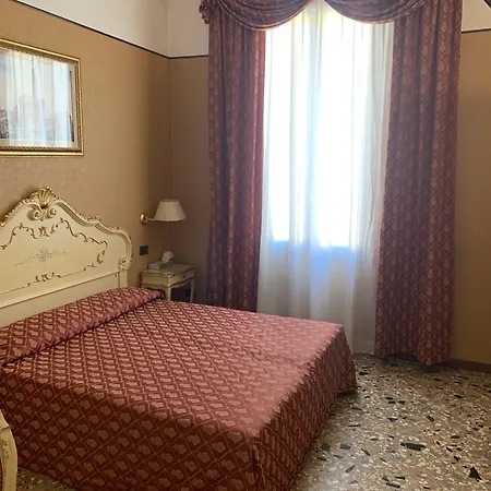 ロチャンダ ポステ ヴェチエ ゲストハウス